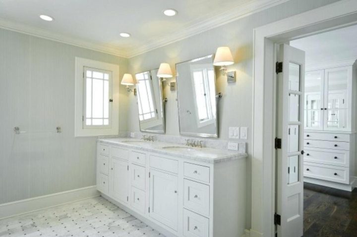 How High To Hang A Vanity Mirror, How High Should Light Be Above Bathroom Mirror